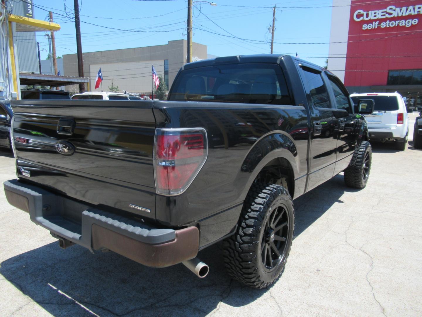 2012 Black /Black Ford F-150 FX2 SuperCrew 5.5-ft. Bed 2WD (1FTEW1CM7CK) with an 3.7L V6 DOHC 24V engine, Automatic transmission, located at 1511 North Shepherd Dr., Houston, TX, 77008, (281) 657-1221, 29.798361, -95.412560 - 2012 FORD F-150 XLT VIN: 1FTEW1CM7CKE33655 1 F T E W 1 C M 7 C K E 3 3 6 5 5 CREW PICKUP 3.7L V6 F DOHC 24V FLEX FUEL REAR WHEEL DRIVE - Photo#16